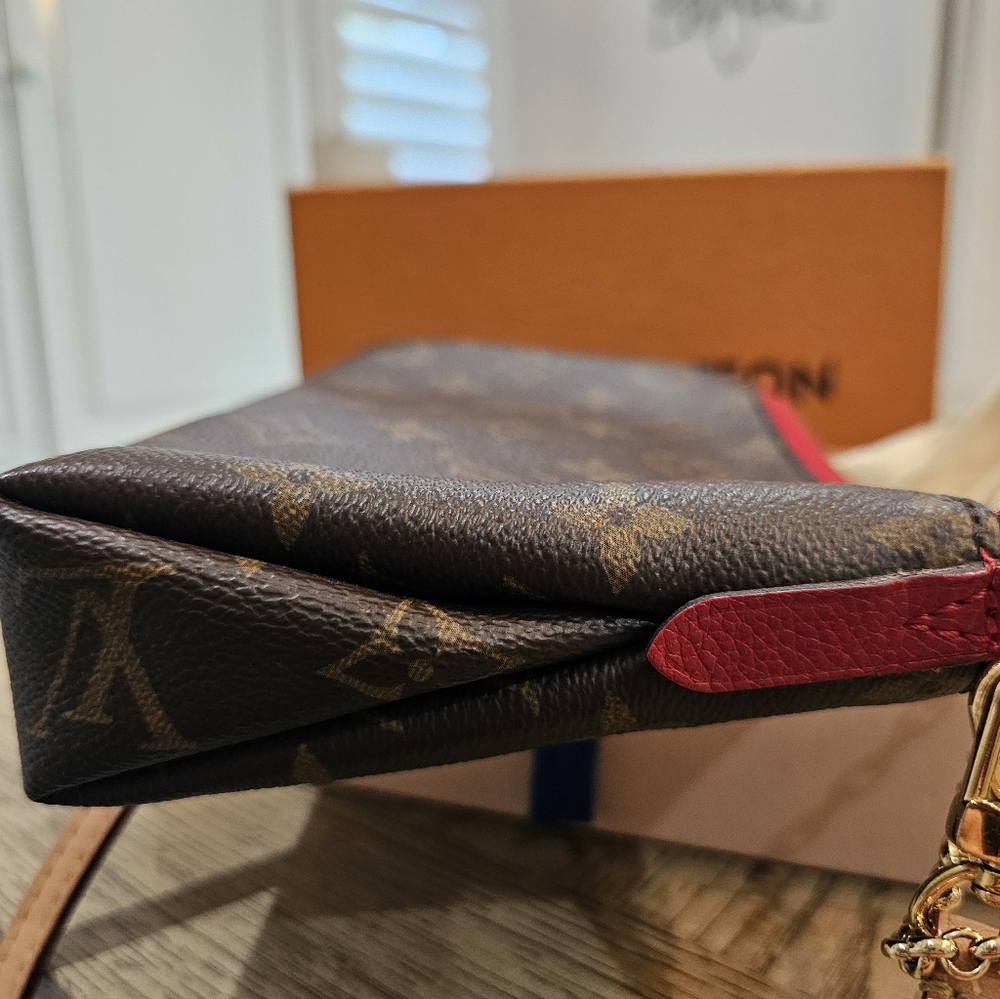 Louis Vuitton Pallas Clutch - Picture 4 of 6